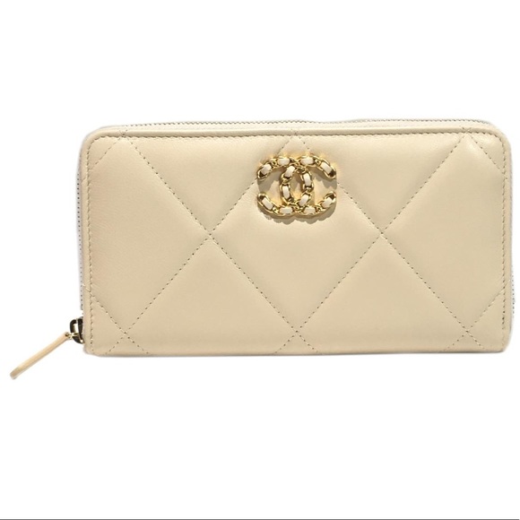 CHANEL Handbags - NWT Chanel 19’ Long Zippered Wallet